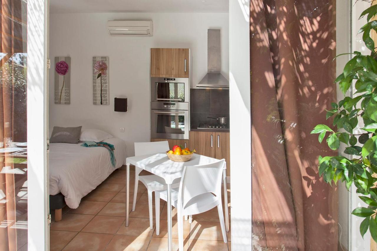 location pour 2 personnes Amarylis à Calvi avec jardin piscine barbecue Vila Exterior foto